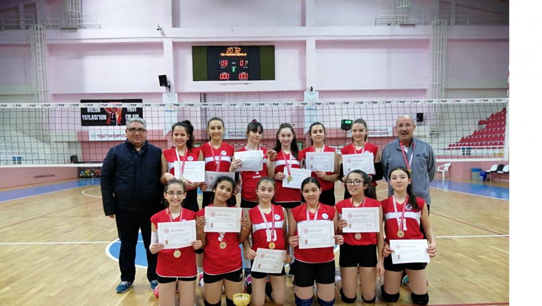 İlçemiz, Şüküfe Nihal Ortaokulu Kız Voleybol Takımımız Yarı Finale Çıktı