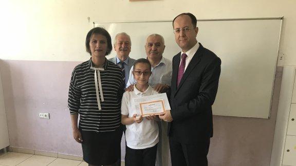 2017-2018 Eğitim-Öğretim Yılı Sene Sonu Karne Töreni ilçemiz Şehit Şahin Polat Aydın Ortaokulunda gerçekleştirildi.
