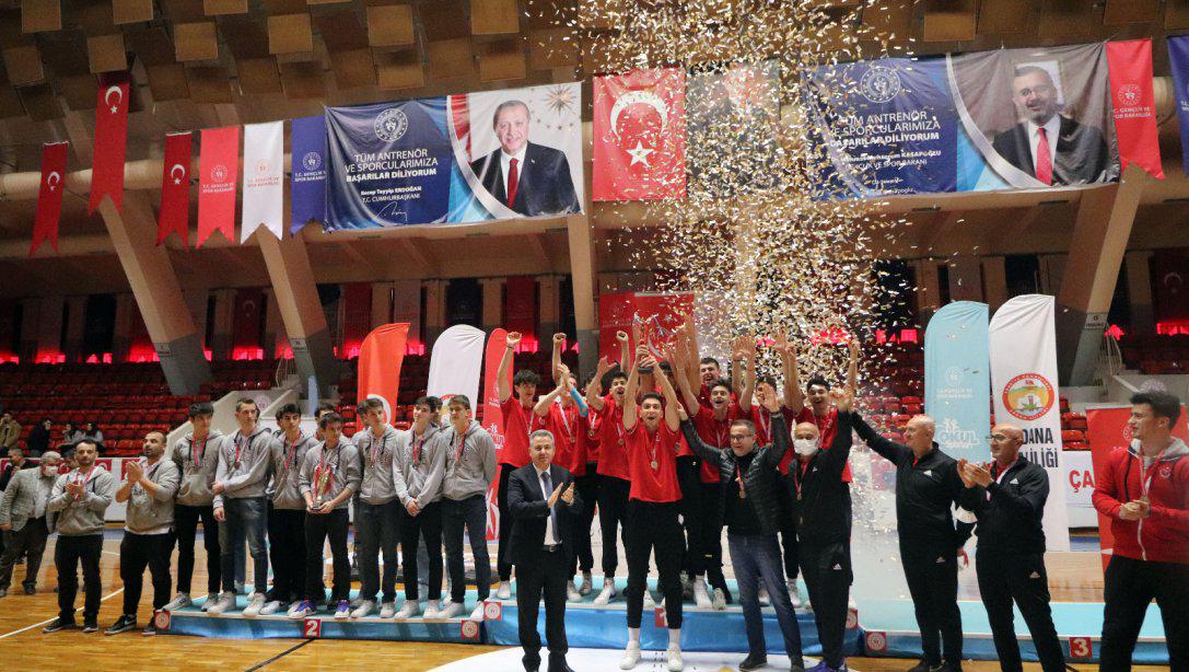 İlçemiz Ankara TVF Spor Lisesi Adana'da yapılan Genç Erkek Voleybol A kategorisinde tüm maçlarını kazanarak Türkiye Şampiyonu olmuştur.