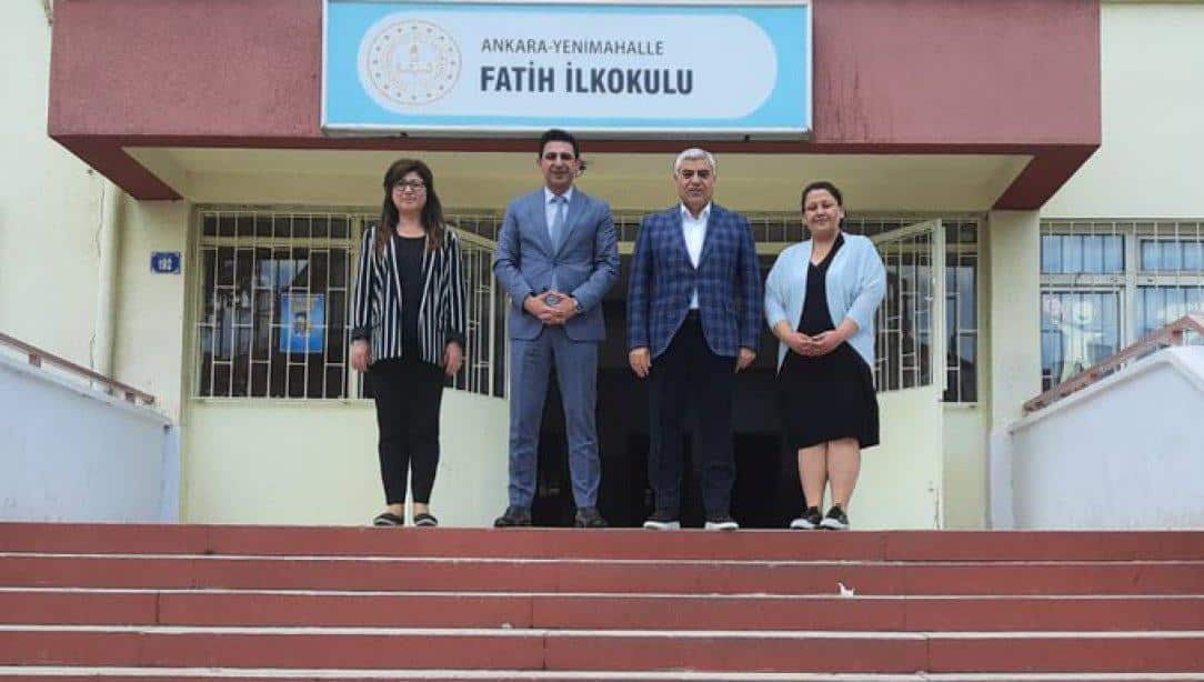 İlçe Milli Eğitim Müdürümüz Sayın Soydan Tefik KARAHAN, Fatih ilkokulunu ziyaret ederek incelemelerde bulundu ve yöneticilerimizle bir araya geldi.