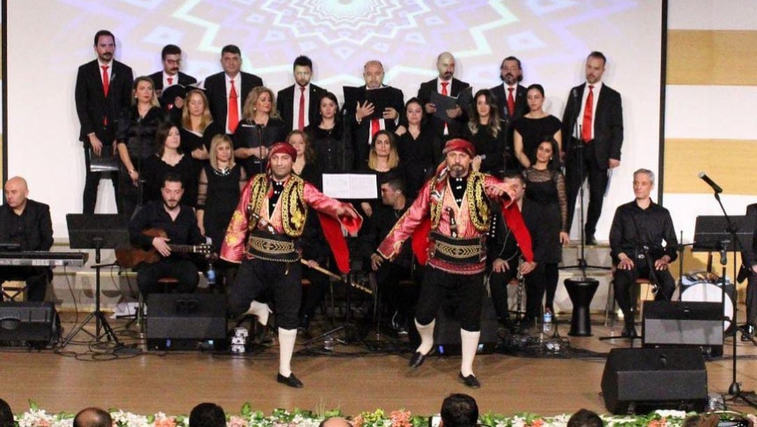 24 Kasım Öğretmenler Günü, ilçemiz Şehit Cengiz Polat Anadolu İmam Hatip Lisesi'nde düzenlenen törenle kutlandı.