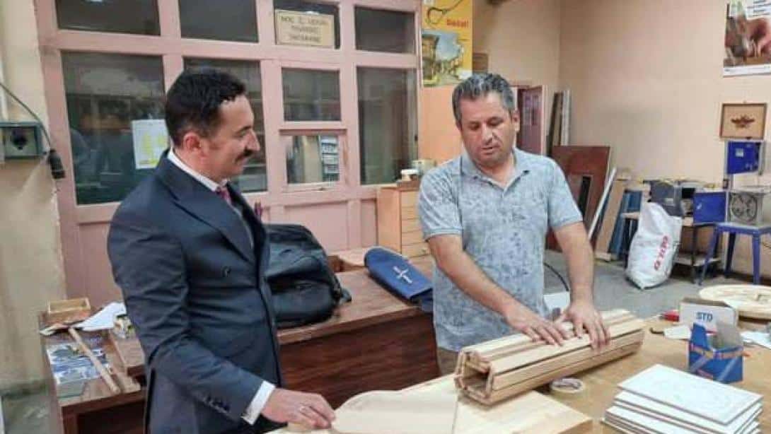 Şube Müdürümüz Sayın Erkan Tuzsuz başkanlığında, Meslek Dersleri İlçe Zümre Başkanları Toplantısı Şehit Mehmet Şengül Mesleki ve Teknik Anadolu Lisesinde gerçekleştirildi. 